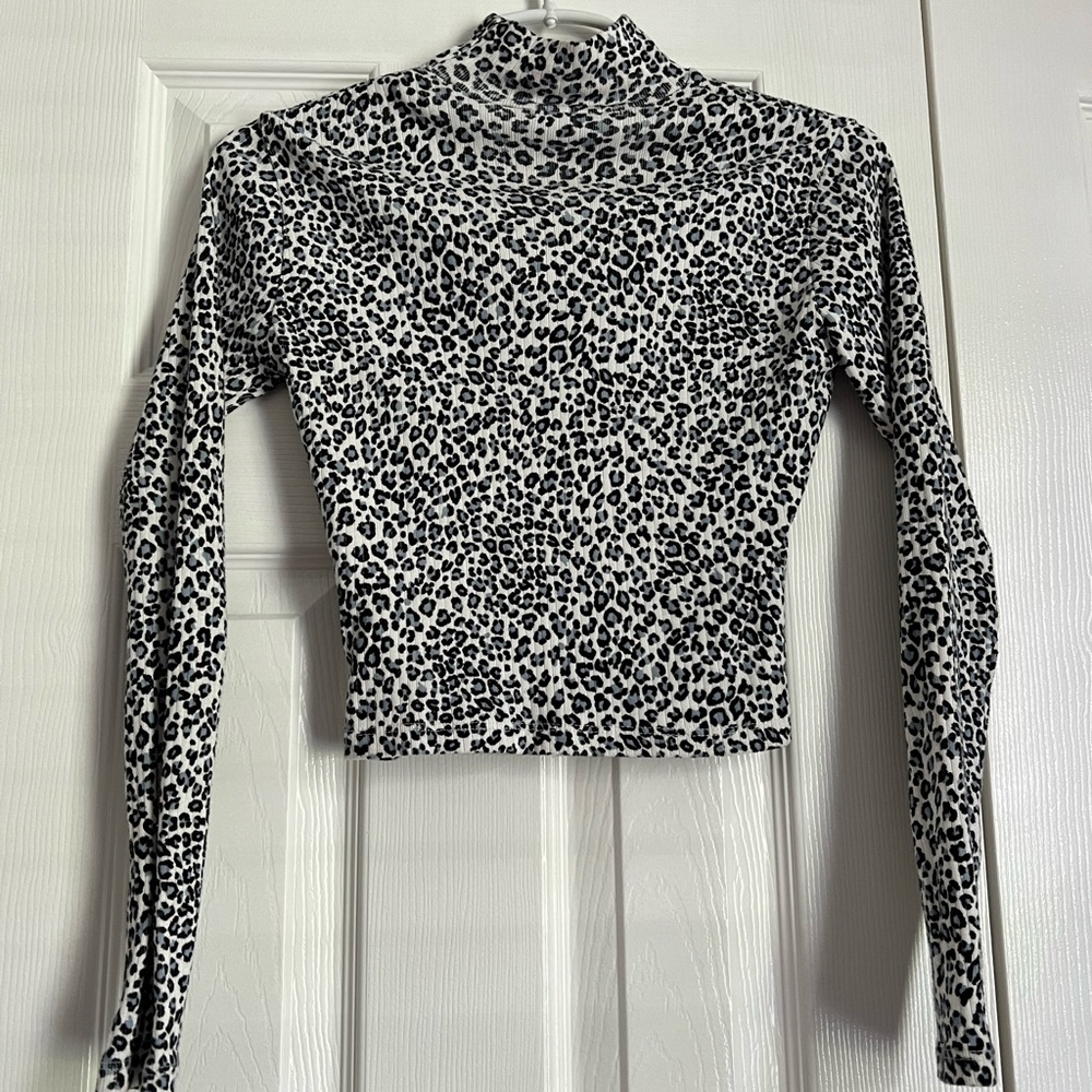 Brandy Melville Turtle Neck Long Sleeve Animal Print Crop Top Shirt